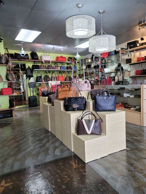 consign and rental luxury handbags.